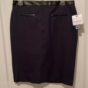 NWT Liz Claiborne denim navy skirt. Size 8.